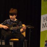 E-Gitarre, E-Bass & Gitarre on stage