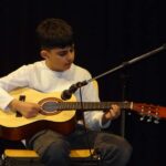 E-Gitarre, E-Bass & Gitarre on stage