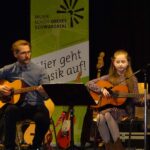 E-Gitarre, E-Bass & Gitarre on stage