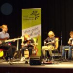 E-Gitarre, E-Bass & Gitarre on stage