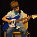 E-Gitarre, E-Bass & Gitarre on stage