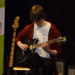 E-Gitarre, E-Bass & Gitarre on stage