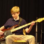 E-Gitarre, E-Bass & Gitarre on stage