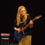 E-Gitarre, E-Bass & Gitarre on stage