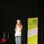 Gesang on stage