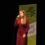 Gesang on stage