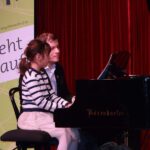 Gesang & Klavier on stage