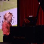 Gesang & Klavier on stage