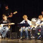 E-Gitarre, E-Bass & Gitarre on stage