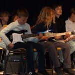 E-Gitarre, E-Bass & Gitarre on stage