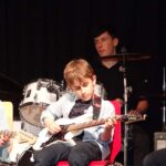 E-Gitarre, E-Bass & Gitarre on stage