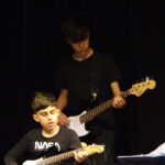 E-Gitarre, E-Bass & Gitarre on stage