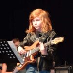 E-Gitarre, E-Bass & Gitarre on stage