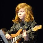 E-Gitarre, E-Bass & Gitarre on stage