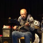 E-Gitarre, E-Bass & Gitarre on stage