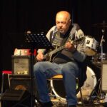 E-Gitarre, E-Bass & Gitarre on stage