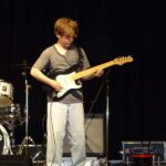 E-Gitarre, E-Bass & Gitarre on stage