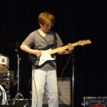 E-Gitarre, E-Bass & Gitarre on stage