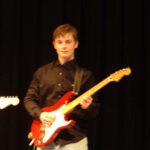 E-Gitarre, E-Bass & Gitarre on stage