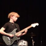 E-Gitarre, E-Bass & Gitarre on stage