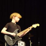 E-Gitarre, E-Bass & Gitarre on stage