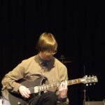 E-Gitarre, E-Bass & Gitarre on stage