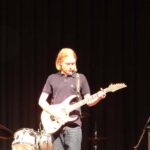 E-Gitarre, E-Bass & Gitarre on stage