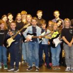 E-Gitarre, E-Bass & Gitarre on stage